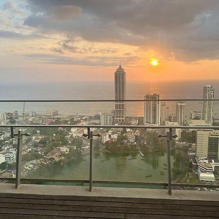 Altair Luxury Colombo By Miracle Apartment Exterior photo