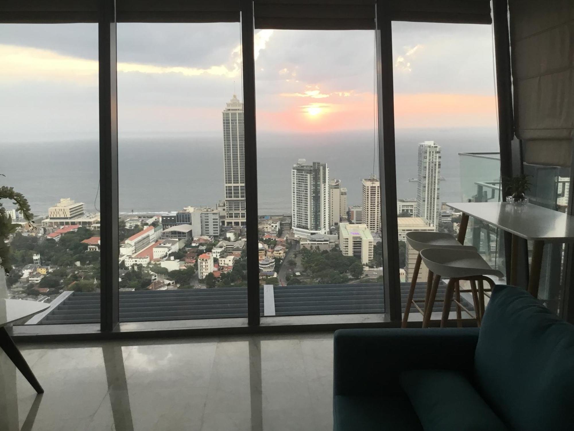 Altair Luxury Colombo By Miracle Apartment Exterior photo